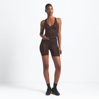 Φανέλα NikeSKIMS SHINE με V-NECK