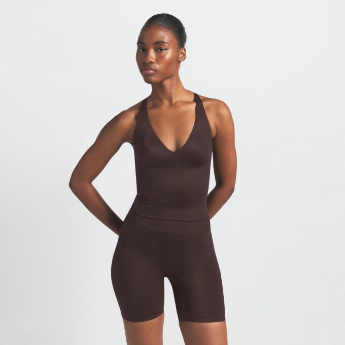 Φανέλα NikeSKIMS SHINE με V-NECK Φανέλα NikeSKIMS SHINE με V-NECK