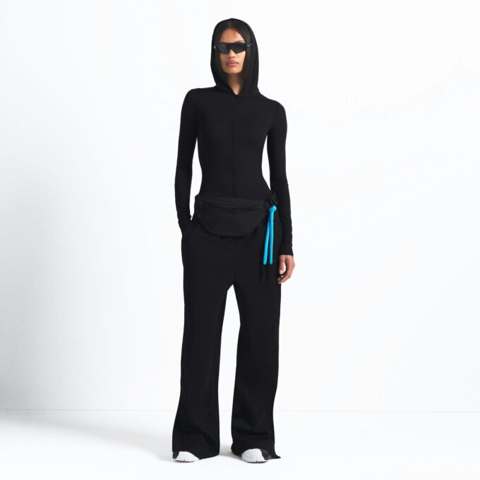 Φούτερ με κουκούλα NikeSKIMS WEIGHTLESS LAYERS με φερμουάρ Φούτερ με κουκούλα NikeSKIMS WEIGHTLESS LAYERS με φερμουάρ