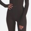 ΜΠΛΟΥΖΑ NikeSKIMS WEIGHTLESS LAYERS ΜΕ ΜΑΚΡΥΜΑΝΙΚΟ ΚΑΙ ΨΕΥΤΙΚΗ ΛΑΙΜΟΚΑΤΑΛΗΨΗ ΜΠΛΟΥΖΑ NikeSKIMS WEIGHTLESS LAYERS ΜΕ ΜΑΚΡΥΜΑΝΙΚΟ ΚΑΙ ΨΕΥΤΙΚΗ ΛΑΙΜΟΚΑΤΑΛΗΨΗ