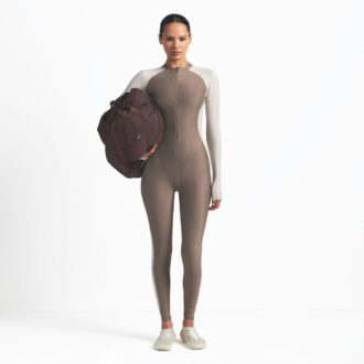 NikeSKIMS ΛΑΜΨΗ ΜΑΚΡΙΑ ΦΟΡΜΑ ΜΕ ΦΕΡΜΟΥΑΡ ΜΠΡΟΣΤΑ NikeSKIMS ΛΑΜΨΗ ΜΑΚΡΙΑ ΦΟΡΜΑ ΜΕ ΦΕΡΜΟΥΑΡ ΜΠΡΟΣΤΑ