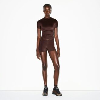 NikeSKIMS ΛΑΜΨΗ ΜΠΛΟΥΖΑ ΜΕ ΚΟΝΤΟ ΜΑΝΙΚΙ ΜΕ ΨΕΥΤΙΚΗ ΛΑΙΜΟΚΟΨΗ