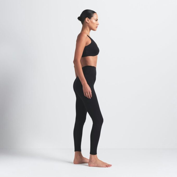 NikeSKIMS ΜΑΤ ΚΟΛΑΝ 26″ NikeSKIMS ΜΑΤ ΚΟΛΑΝ 26″