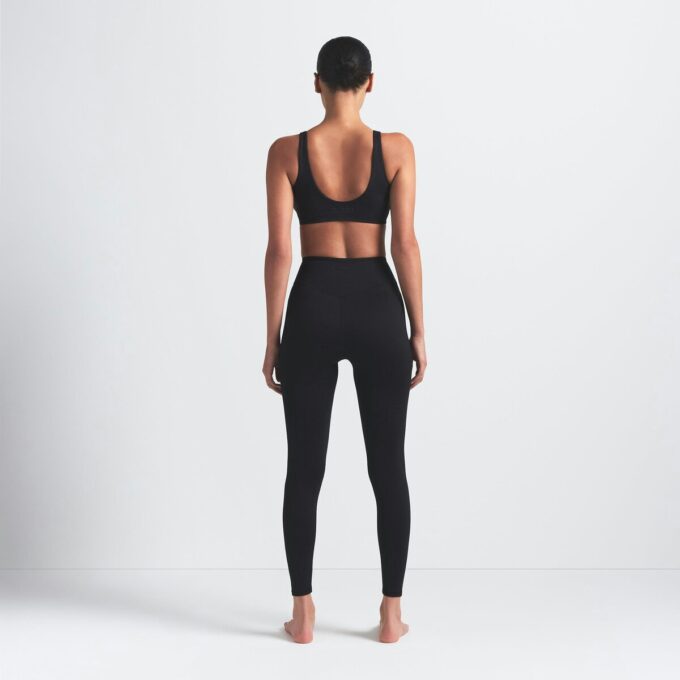 NikeSKIMS ΜΑΤ ΚΟΛΑΝ 26″ NikeSKIMS ΜΑΤ ΚΟΛΑΝ 26″