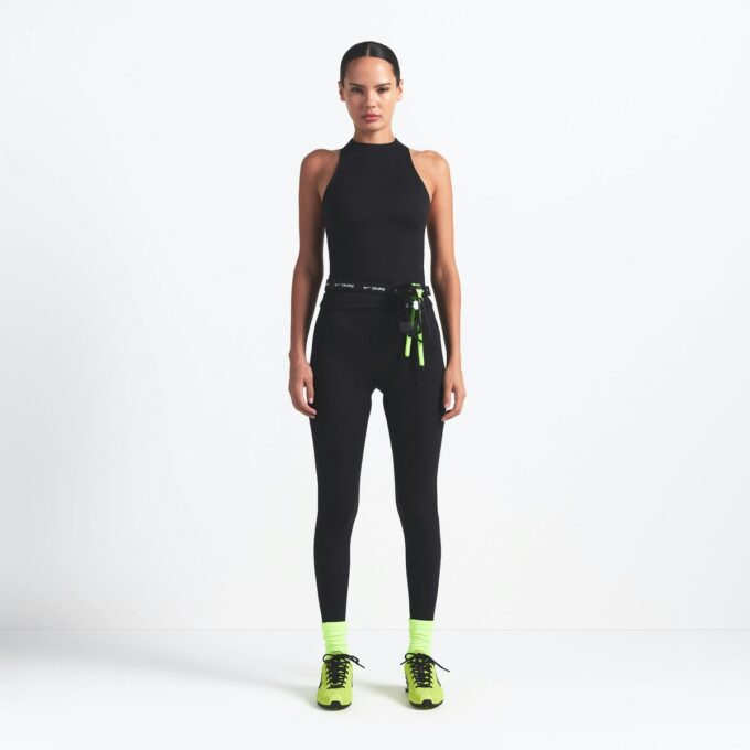 NikeSKIMS ΜΑΤ ΜΑΥΡΟ ΑΘΛΗΤΙΚΟ ΦΑΝΕΛΑΚΙ ΜΕ ΨΕΥΔΗ ΛΑΙΜΟΚΟΨΗ NikeSKIMS ΜΑΤ ΜΑΥΡΟ ΑΘΛΗΤΙΚΟ ΦΑΝΕΛΑΚΙ ΜΕ ΨΕΥΔΗ ΛΑΙΜΟΚΟΨΗ