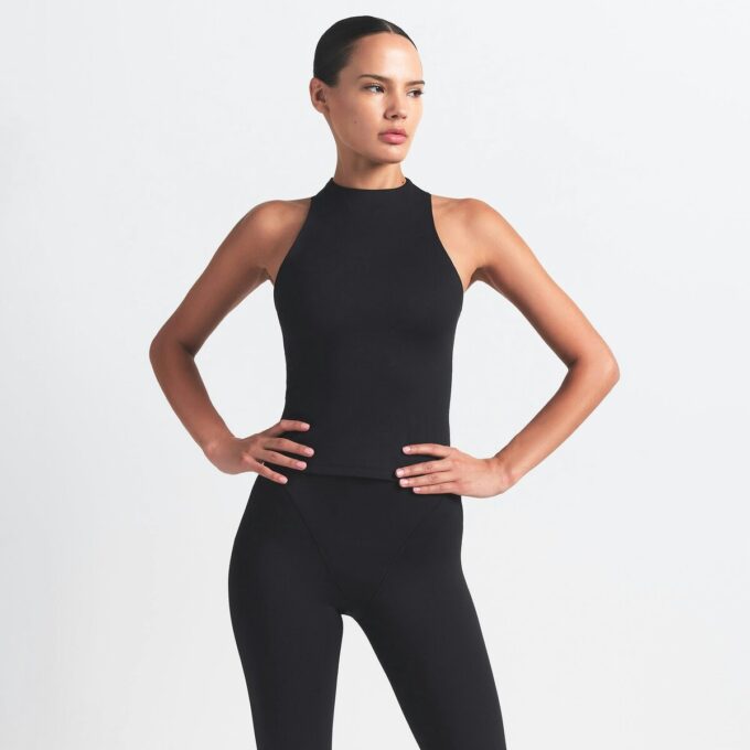 NikeSKIMS ΜΑΤ ΜΑΥΡΟ ΑΘΛΗΤΙΚΟ ΦΑΝΕΛΑΚΙ ΜΕ ΨΕΥΔΗ ΛΑΙΜΟΚΟΨΗ NikeSKIMS ΜΑΤ ΜΑΥΡΟ ΑΘΛΗΤΙΚΟ ΦΑΝΕΛΑΚΙ ΜΕ ΨΕΥΔΗ ΛΑΙΜΟΚΟΨΗ