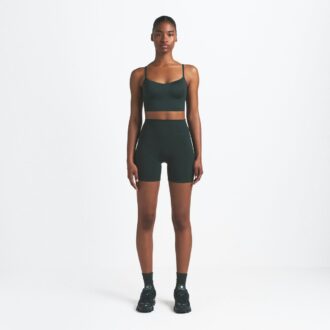 NikeSKIMS ΜΑΤ ΣΟΡΤΣ 5″ ΓΙΑ ΠΟΔΗΛΑΣΙΑΣΤΕΣ