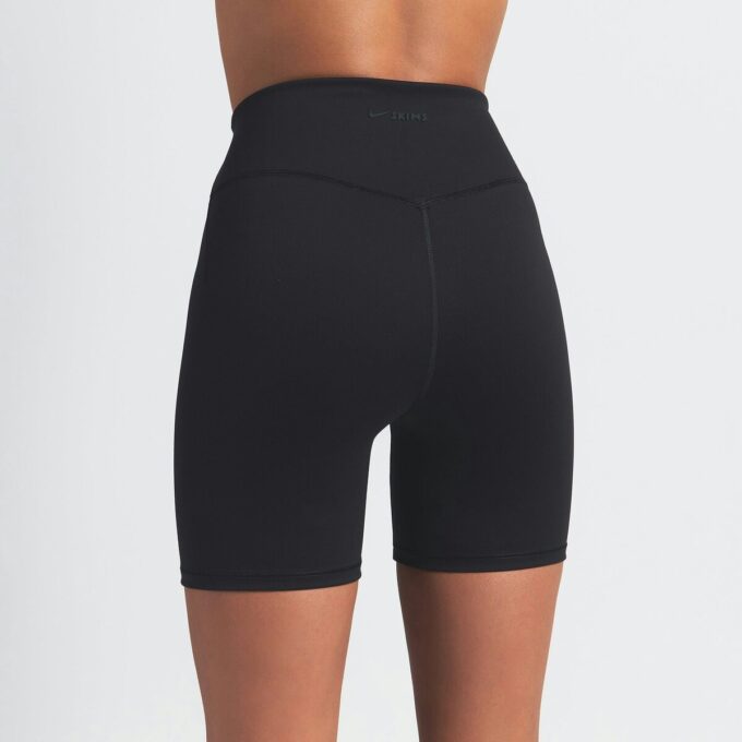 NikeSKIMS ΜΑΤ ΣΟΡΤΣ 5″ ΓΙΑ ΠΟΔΗΛΑΣΙΑΣΤΕΣ NikeSKIMS ΜΑΤ ΣΟΡΤΣ 5″ ΓΙΑ ΠΟΔΗΛΑΣΙΑΣΤΕΣ