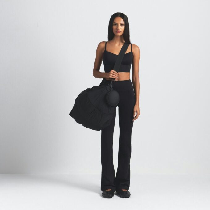 NikeSKIMS ΜΑΤ ΣΟΥΤΙΕΝ CAMI ΤΟΠ NikeSKIMS ΜΑΤ ΣΟΥΤΙΕΝ CAMI ΤΟΠ