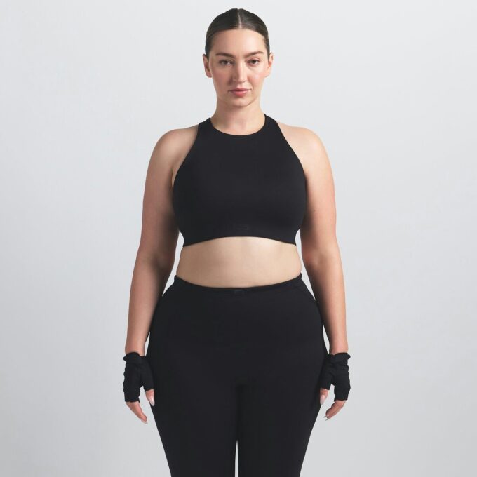 NikeSKIMS ΜΑΤ ΣΟΥΤΙΕΝ ΜΕ ΨΗΛΟ ΛΑΙΜΟ