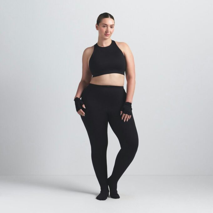 NikeSKIMS ΜΑΤ ΣΟΥΤΙΕΝ ΜΕ ΨΗΛΟ ΛΑΙΜΟ