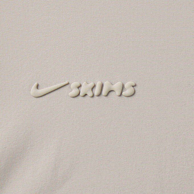 Σορτς NikeSKIMS από υφαντό νάιλον 5″ Σορτς NikeSKIMS από υφαντό νάιλον 5″