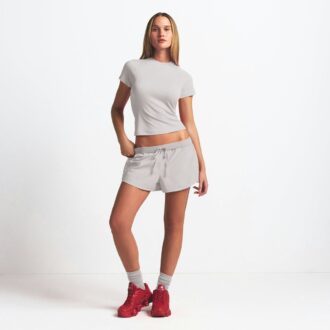 NikeSKIMS ΥΦΑΣΜΑΤΙΝΟ ΝΑΙΛΟΝ ΣΟΡΤΣ ΤΡΕΞΙΜΑΤΟΣ 2,5″ NikeSKIMS ΥΦΑΣΜΑΤΙΝΟ ΝΑΙΛΟΝ ΣΟΡΤΣ ΤΡΕΞΙΜΑΤΟΣ 2,5″