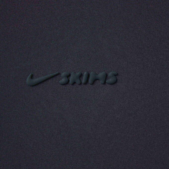NikeSKIMS ΥΦΑΣΜΕΝΟ ΝΑΙΛΟΝ ΜΙΣΟ ΦΕΡΜΟΥΑΡ