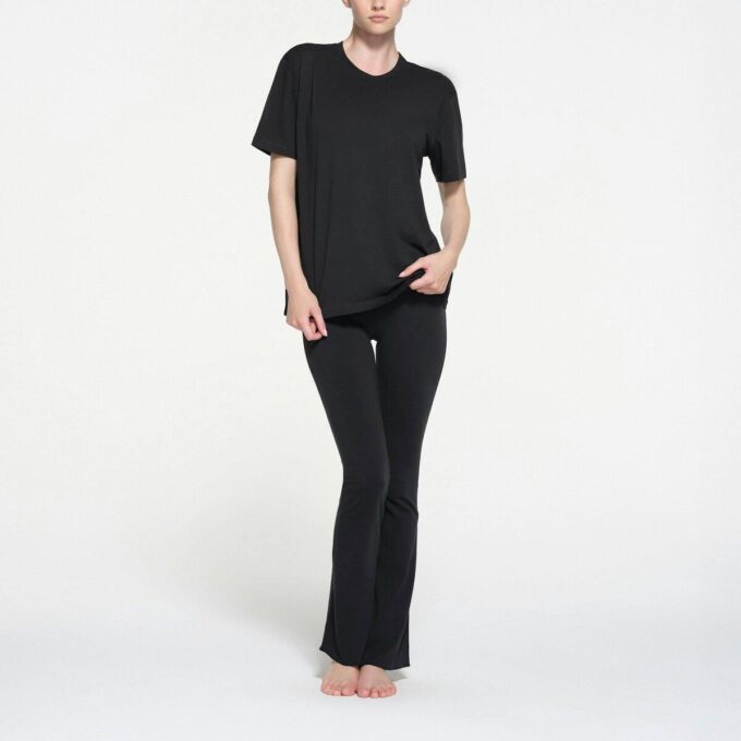 RELAXED TEE ΜΕΓΕΘΟΣ ΜΑΚΡΙΑ ΜΠΛΟΥΖΑ