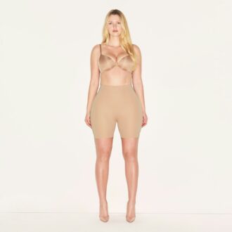 SKIMS BODY HIP ENHANCING ΣΟΡΤΣ ΜΕ ΕΝΙΣΧΥΣΗ