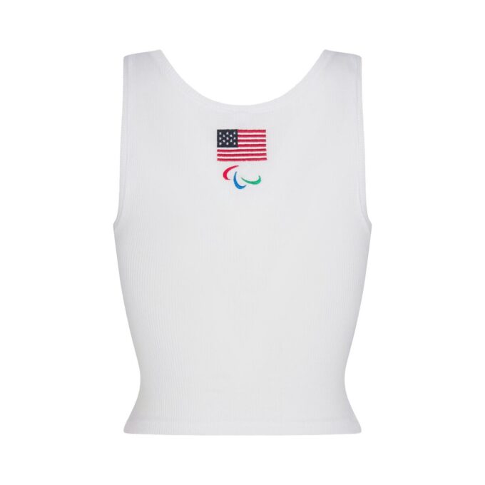 SKIMS ΓΙΑ ΤΗΝ TEAM USA ΠΑΡΑΟΛΥΜΠΙΑΚΗ ΦΟΡΜΑ ΜΕ ΠΛΕΥΡΑ ΒΑΜΒΑΚΙΟΥ SKIMS ΓΙΑ ΤΗΝ TEAM USA ΠΑΡΑΟΛΥΜΠΙΑΚΗ ΦΟΡΜΑ ΜΕ ΠΛΕΥΡΑ ΒΑΜΒΑΚΙΟΥ