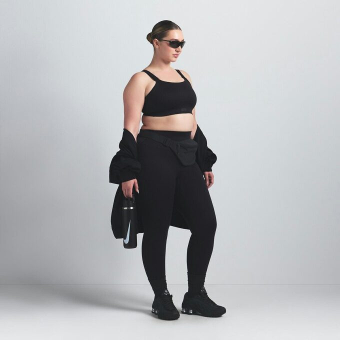 Σουτιέν NikeSKIMS με ματ φαρδιές τιράντες Σουτιέν NikeSKIMS με ματ φαρδιές τιράντες