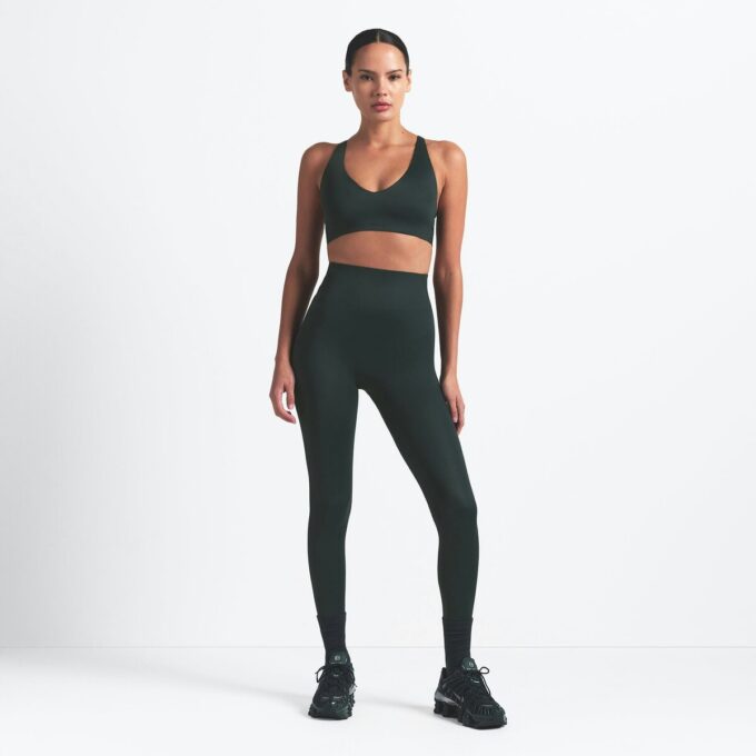 Σουτιέν NikeSKIMS SHINE με V-NECK Σουτιέν NikeSKIMS SHINE με V-NECK
