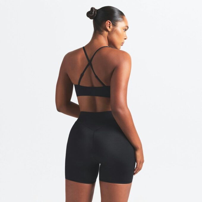 Σουτιέν NikeSKIMS SHINE με V-NECK Σουτιέν NikeSKIMS SHINE με V-NECK