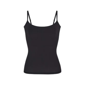 ΤΑΙΡΙΑΖΕΙ ΣΕ ΟΛΟΥΣ CAMI