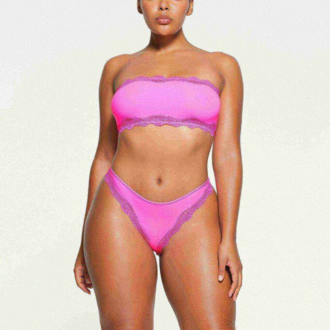 ΤΑΙΡΙΑΖΕΙ ΣΕ ΟΛΟΥΣ ΔΑΝΤΕΛΑ ΜΠΑΝΤΟ